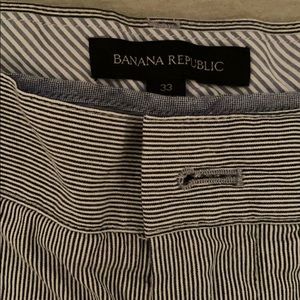 BANANA REPUBLIC navy striped shorts